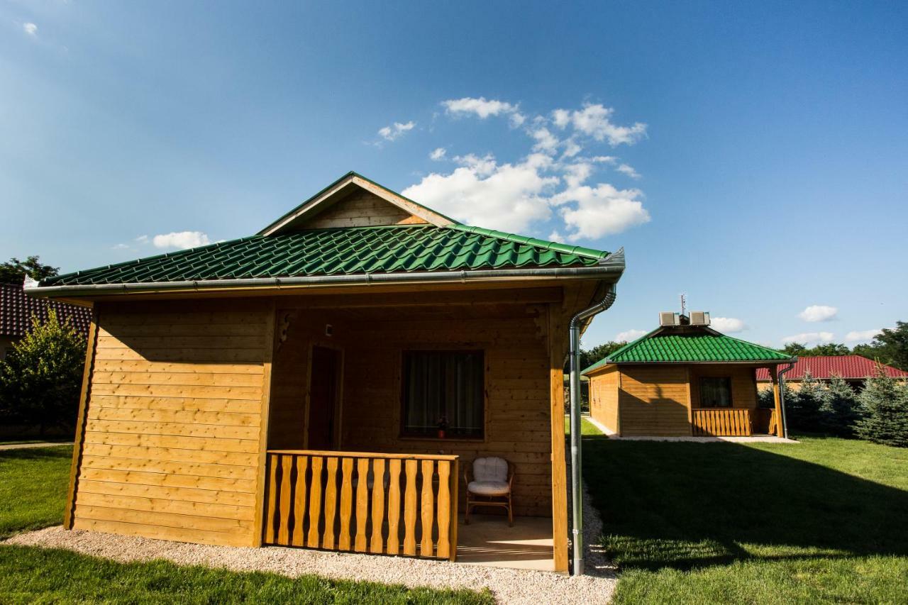 Aparthotel Szatmár Beregi Élményliget Fehérgyarmat Esterno foto